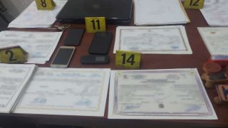 {"remix_data":[],"remix_entry_point":"challenges","source_tags":["local"],"origin":"unknown","total_draw_time":0,"total_draw_actions":0,"layers_used":0,"brushes_used":0,"photos_added":0,"total_editor_actions":{},"tools_used":{"transform":1},"is_sticker":false,"edited_since_last_sticker_save":true,"containsFTESticker":false}