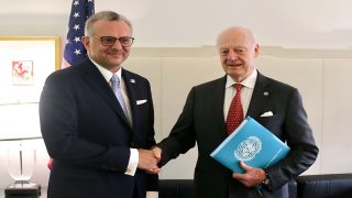 {"remix_data":[],"remix_entry_point":"challenges","source_tags":["local"],"origin":"unknown","total_draw_time":0,"total_draw_actions":0,"layers_used":0,"brushes_used":0,"photos_added":0,"total_editor_actions":{},"tools_used":{"ai_enhance":1,"transform":1},"is_sticker":false,"edited_since_last_sticker_save":true,"containsFTESticker":false}