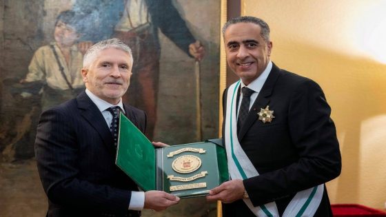 الحموشي يتسلّم أرفع وسام إسباني تقديرا لدوره في تعزيز الشراكة الأمنية بين البلدين