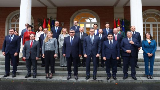 {"remix_data":[],"remix_entry_point":"challenges","source_tags":["local"],"origin":"unknown","total_draw_time":0,"total_draw_actions":0,"layers_used":0,"brushes_used":0,"photos_added":0,"total_editor_actions":{},"tools_used":{"transform":1},"is_sticker":false,"edited_since_last_sticker_save":true,"containsFTESticker":false}