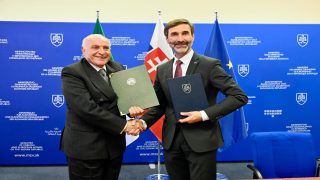 {"remix_data":[],"remix_entry_point":"challenges","source_tags":["local"],"origin":"unknown","total_draw_time":0,"total_draw_actions":0,"layers_used":0,"brushes_used":0,"photos_added":0,"total_editor_actions":{},"tools_used":{"transform":1},"is_sticker":false,"edited_since_last_sticker_save":true,"containsFTESticker":false}