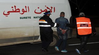 الداخلة..توقيف 3 أشخاص للاشتباه في ترويج وحيازة مخدر “الشيرا” والأقراص الطبية المخدرة