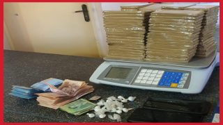 الداخلة ..توقيف مروج مخدرات وضبط 9 كيلوغرامات من الشيرا ومبالغ مالية مشبوهة