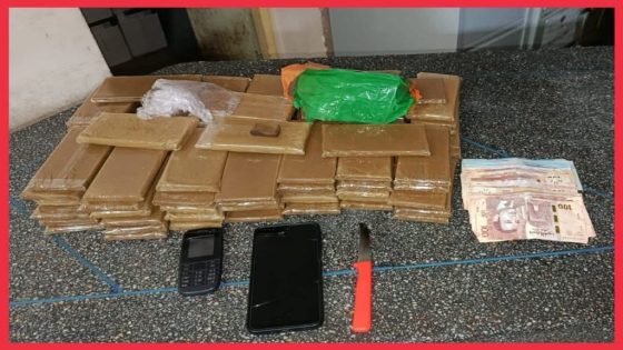 الداخلة..توقيف شخص بحوزته 8 كيلوغرامات من الشيرا وضبط مبلغ مالي وسكين