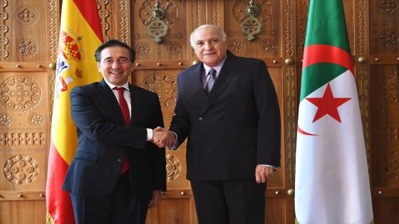 الجزائر وإسبانيا تبحثان تعزيز التعاون الثنائي والقضايا الإقليمية