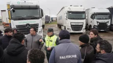 إسبانيا تخفض شروط معادلة رخص القيادة المغربية لاستقدام 20 ألف سائق محترف