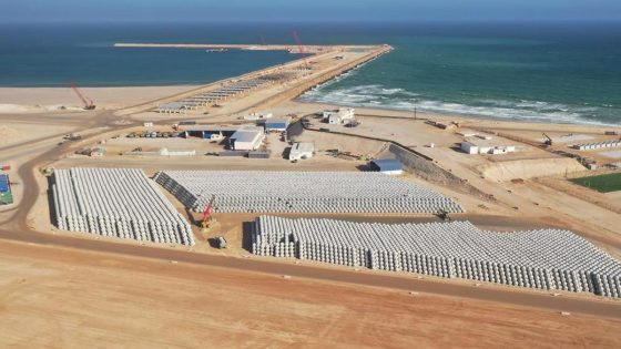 وفد إسباني يزور ميناء الداخلة الأطلسي لبحث التعاون البحري واللوجستيكي مع المغرب
