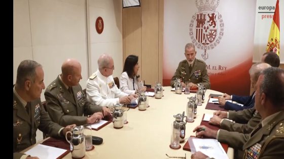 الملك فيليب السادس يجتمع مع وزيرة الدفاع والقادة العسكريين لتحليل الوضع الدفاعي في سبتة